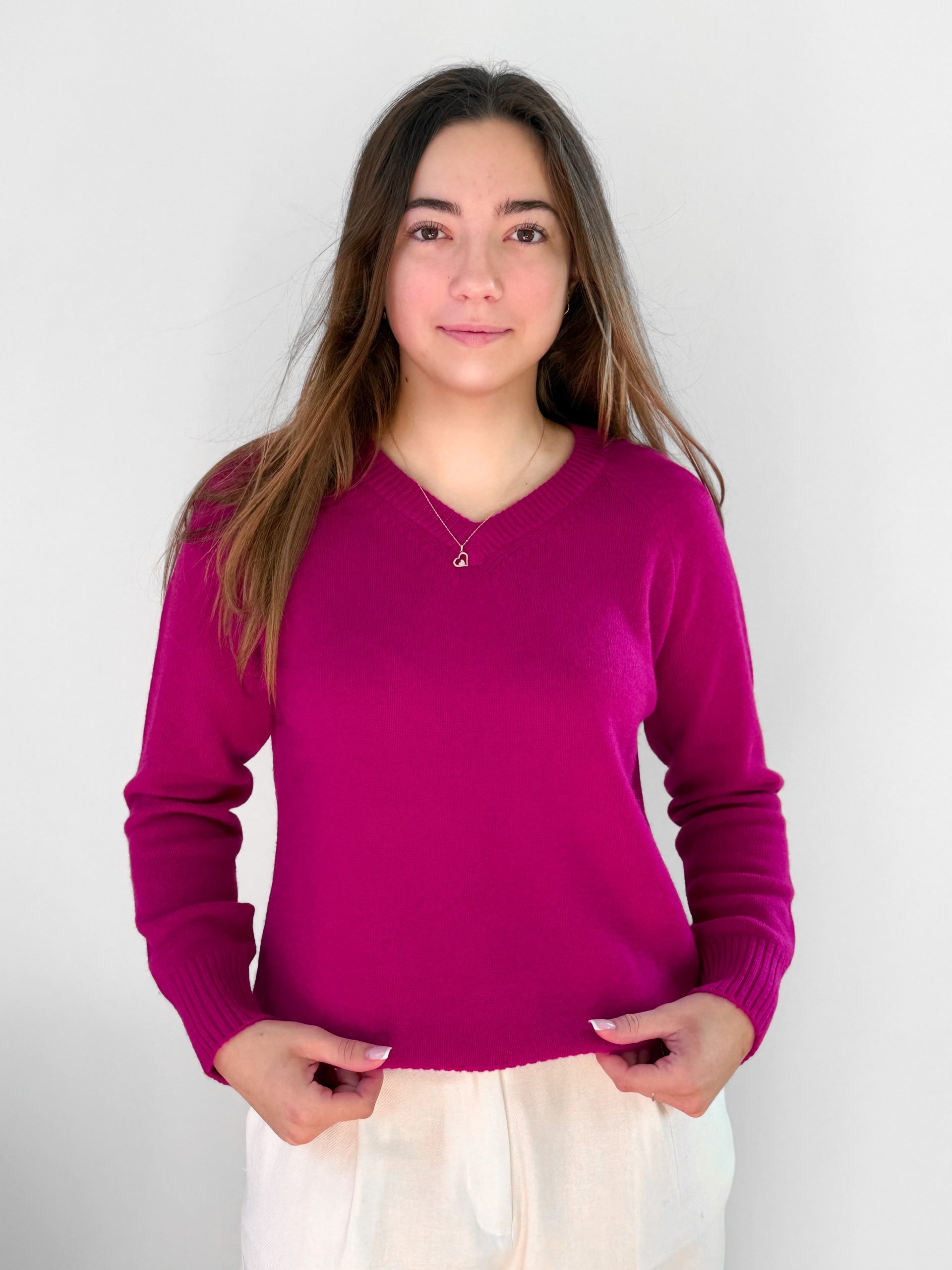 wełniany sweter, zgaszona fuksja, malinowy sweter, wełna merino, kaszmir